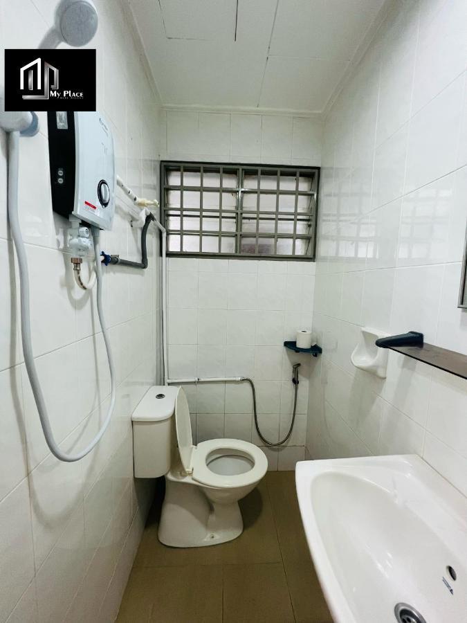 2 Storey 5Br 16Pax Semabok Taman Cheng Ho, 3 By Myplace ملقا المظهر الخارجي الصورة